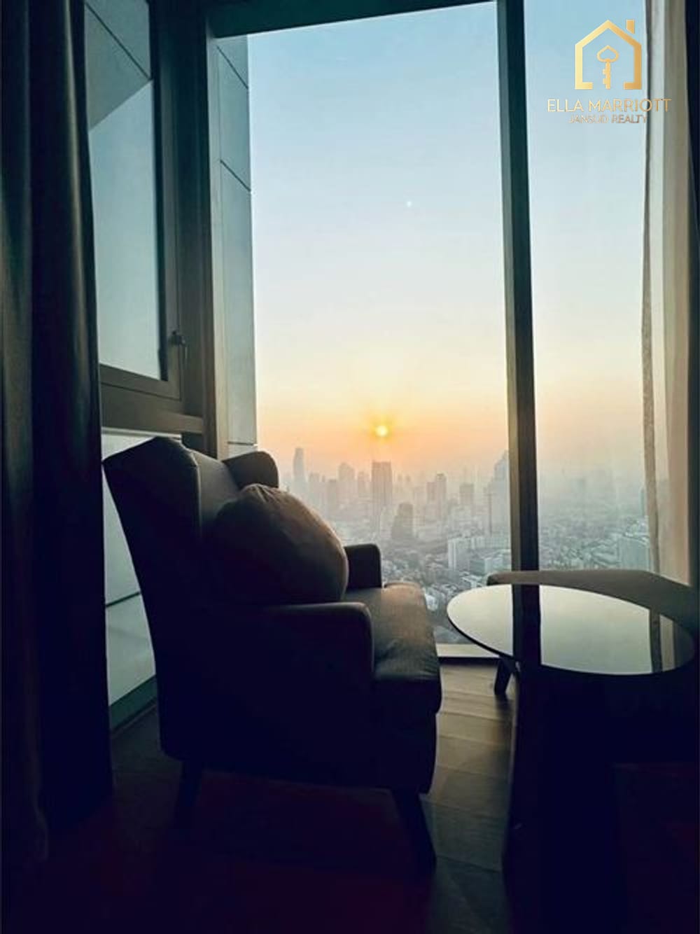 2-Schlafzimmer-Eigentumswohnung in den Magnolias Waterfront Residences — 6 Gehminuten zur BTS Charoen Nakhon 9