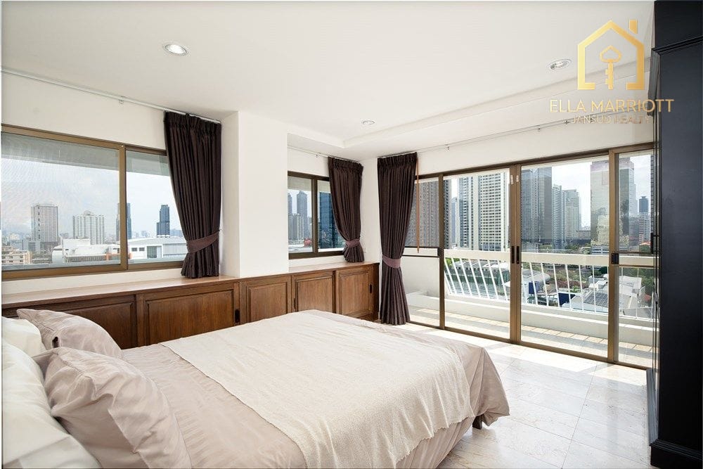 3-Bedroom Condo at Ruamjai Heights Sukhumvit 15 - 150sqm on 15th Floor 12