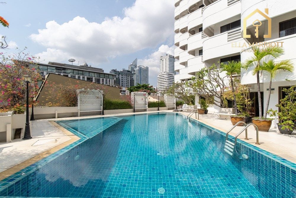 3-Bedroom Condo at Ruamjai Heights Sukhumvit 15 - 150sqm on 15th Floor 15
