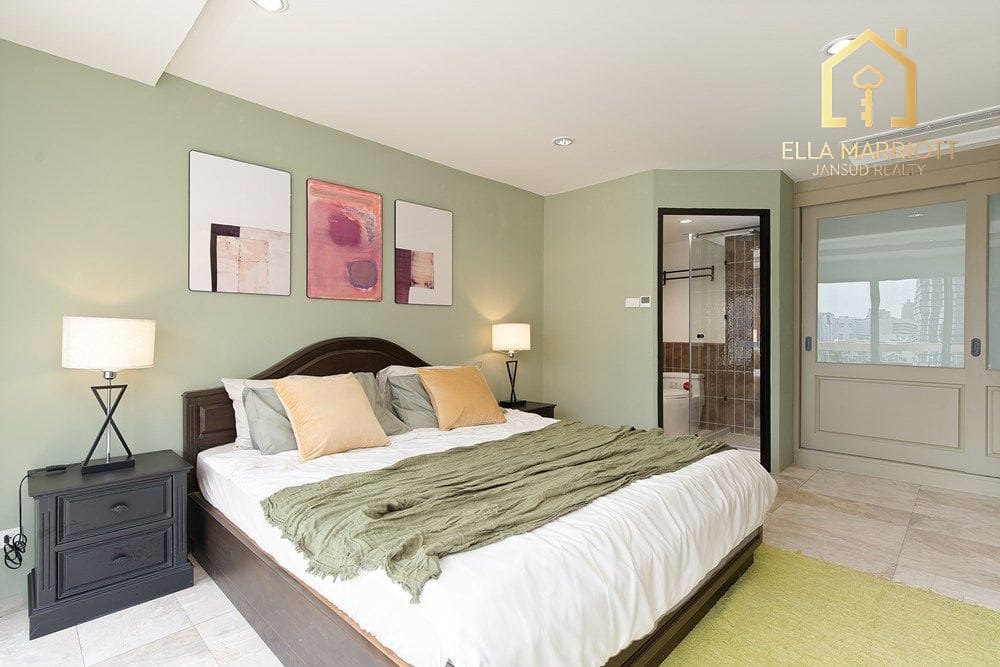 3-Bedroom Condo at Ruamjai Heights Sukhumvit 15 - 150sqm on 15th Floor 7