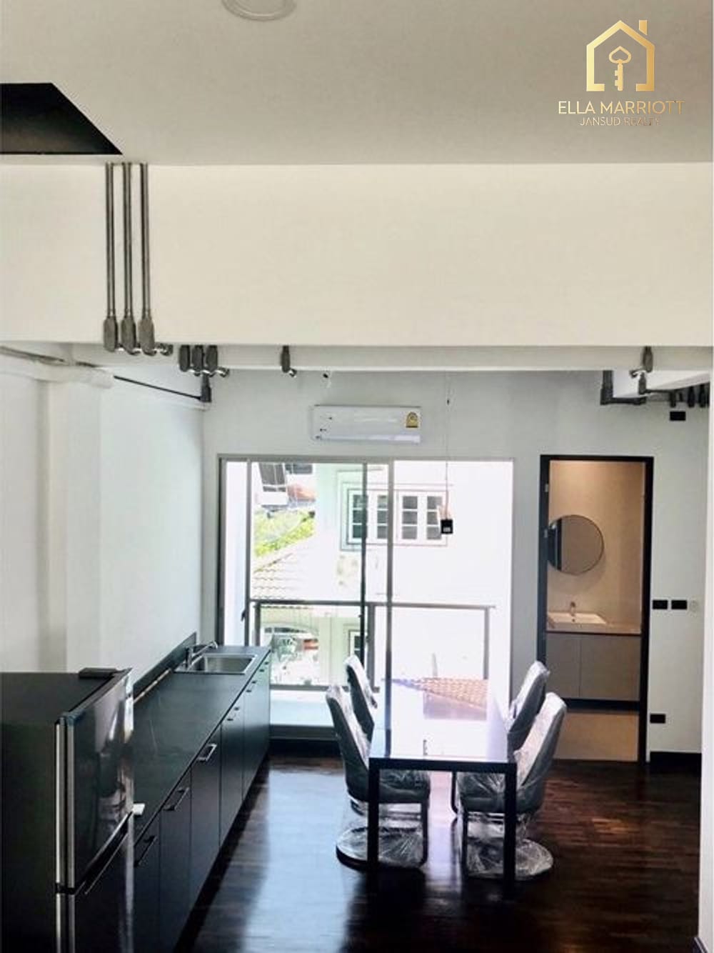 3-Bedroom Townhouse at Prompak Place Thonglor - 180sqm, Sale with Tenant 2