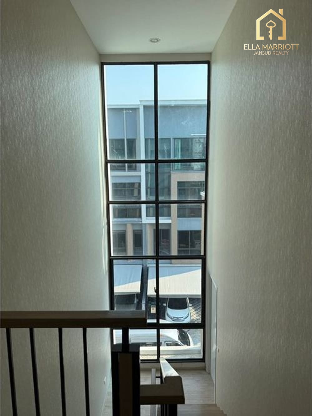 Rent 45K | Estara Haven Pattanakarn 20 | 3.5-Story Corner Townhome 13