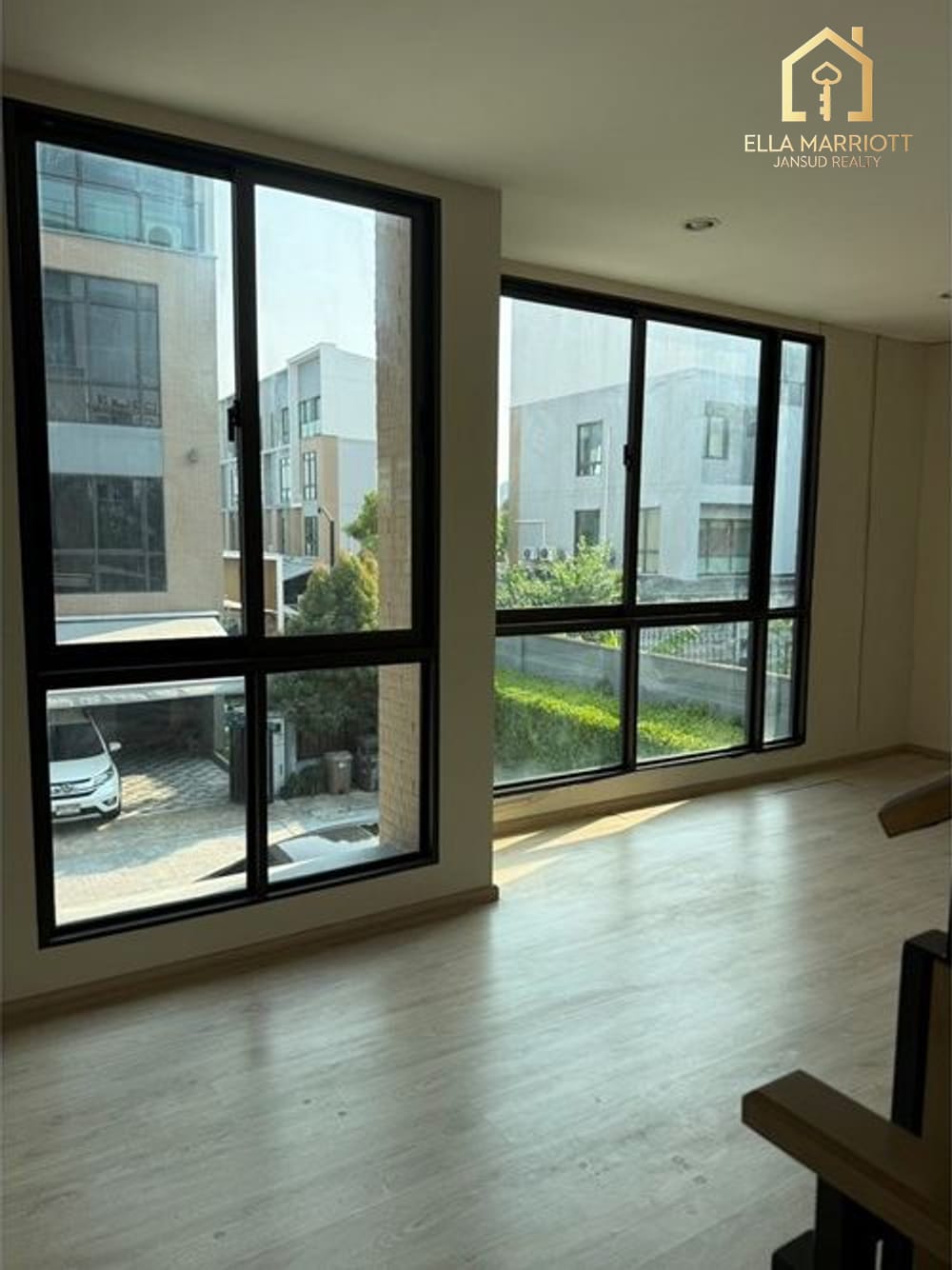 Rent 45K | Estara Haven Pattanakarn 20 | 3.5-Story Corner Townhome 15