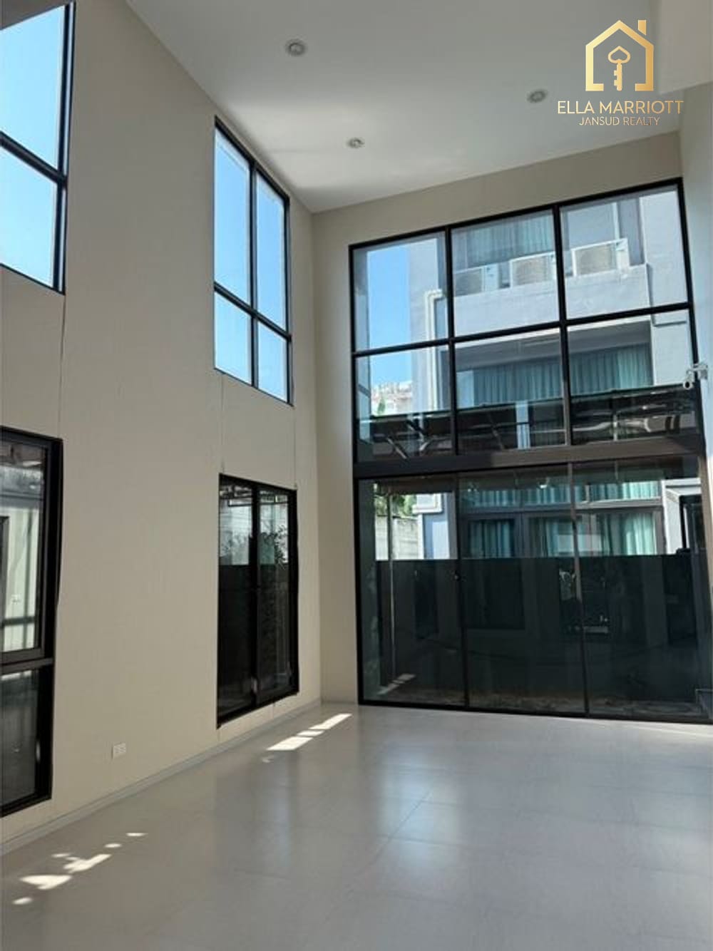 Rent 45K | Estara Haven Pattanakarn 20 | 3.5-Story Corner Townhome 3