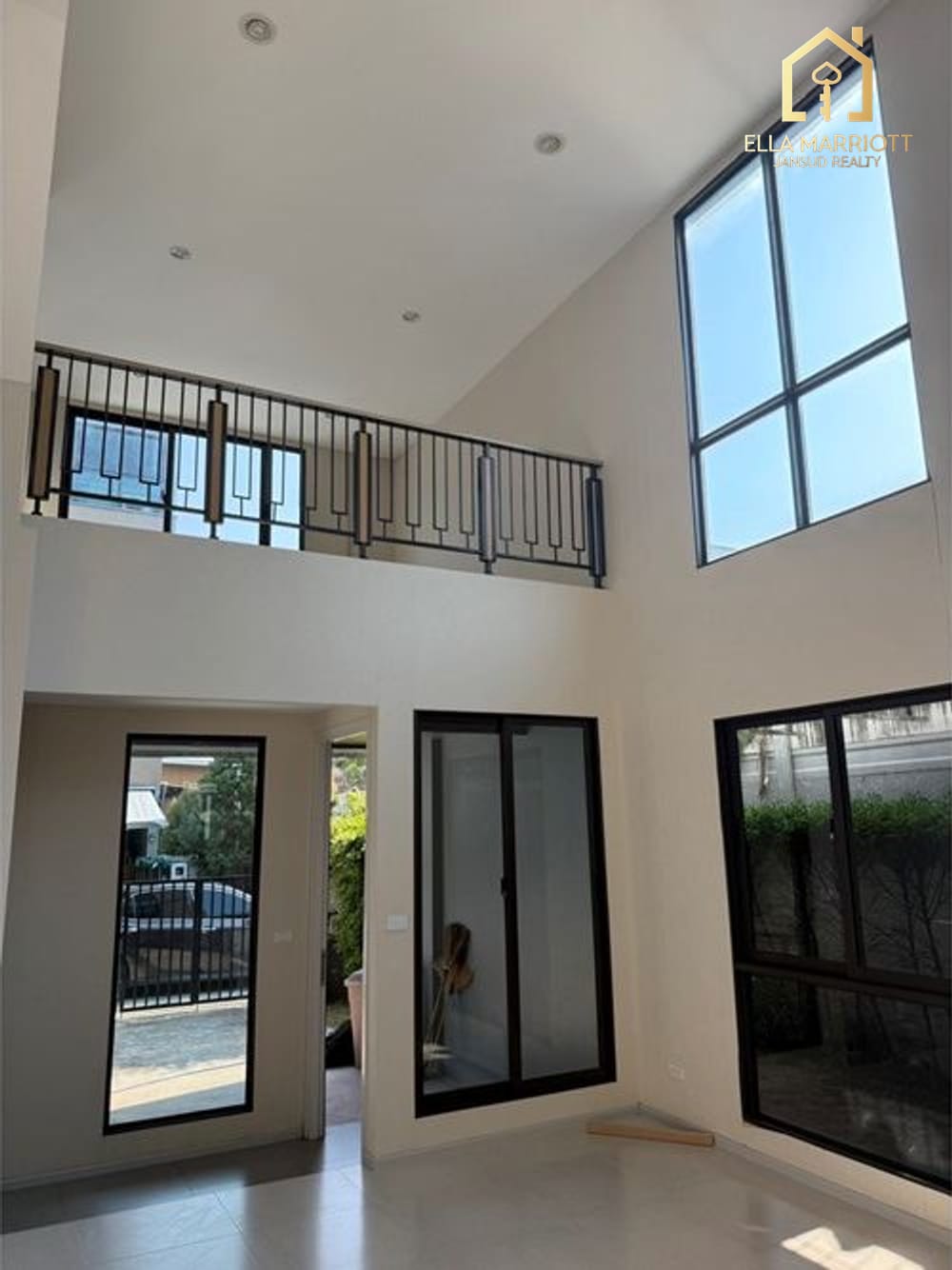 Rent 45K | Estara Haven Pattanakarn 20 | 3.5-Story Corner Townhome 4