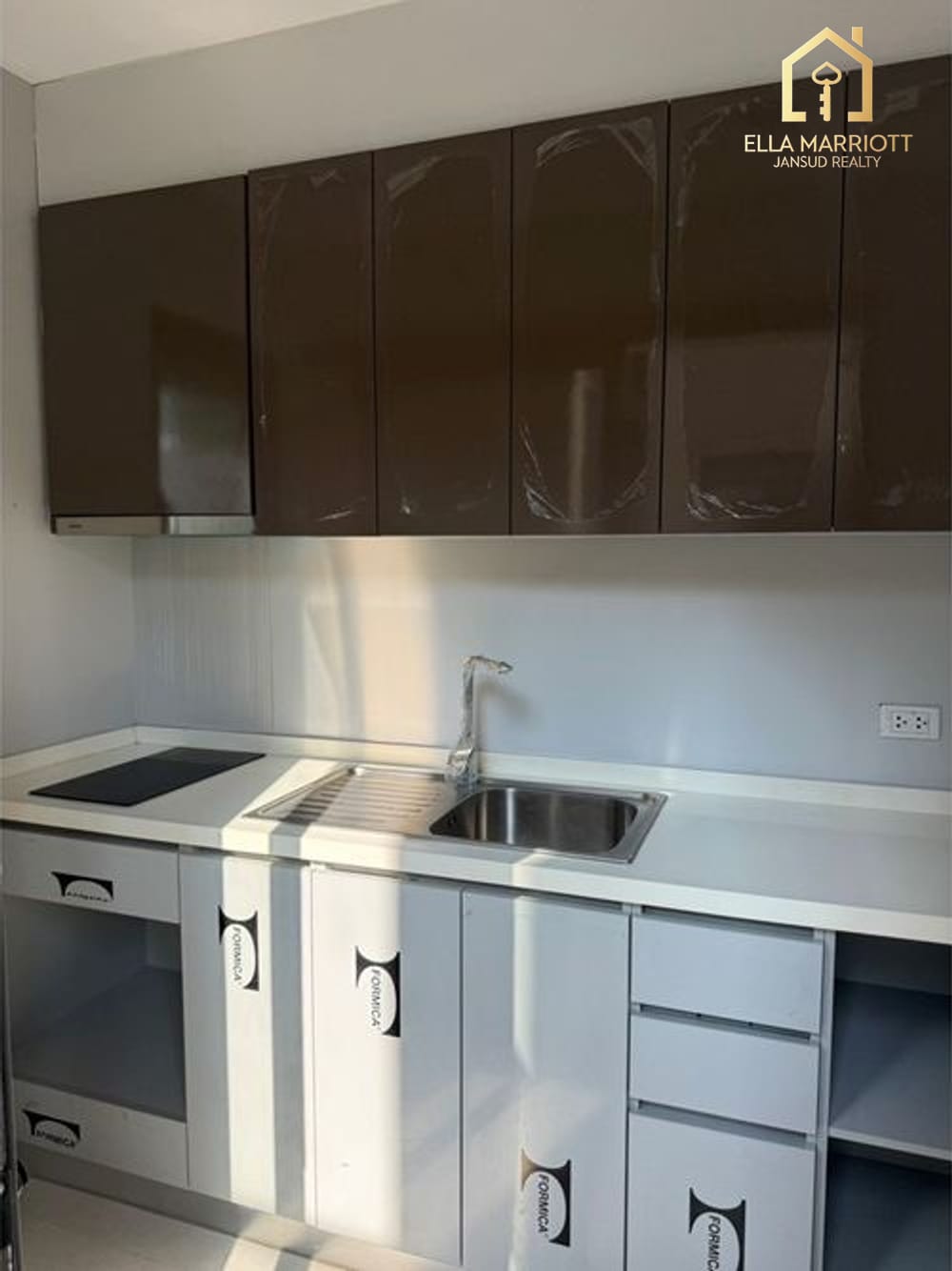 Rent 45K | Estara Haven Pattanakarn 20 | 3.5-Story Corner Townhome 5