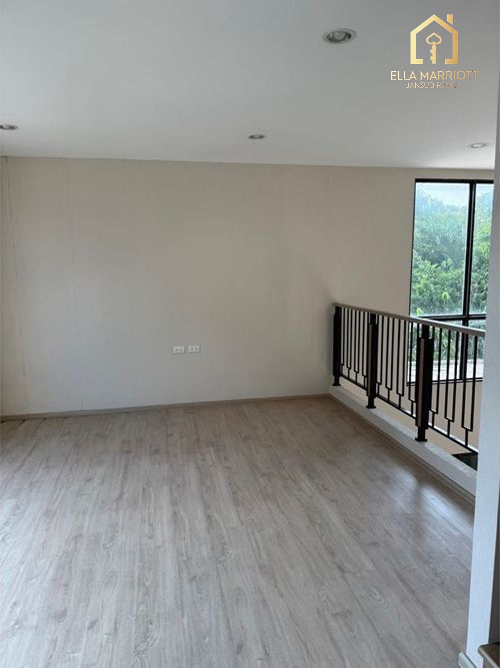 Rent 45K | Estara Haven Pattanakarn 20 | 3.5-Story Corner Townhome 7