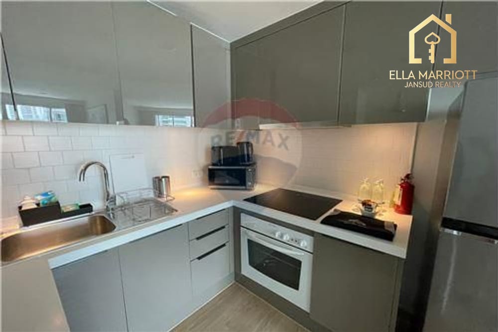 2-Bedroom Lake View Condo for Rent near Sukhumvit 16 BTS Asoke 2