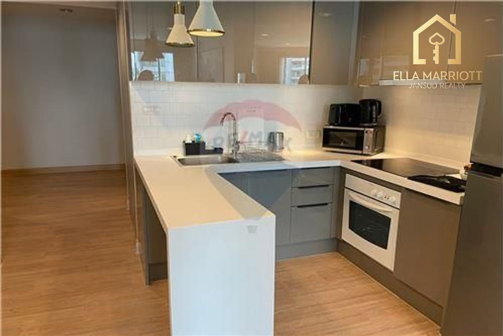 2-Bedroom Lake View Condo for Rent near Sukhumvit 16 BTS Asoke 3