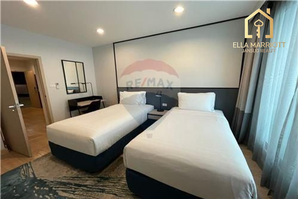 2-Bedroom Lake View Condo for Rent near Sukhumvit 16 BTS Asoke 6