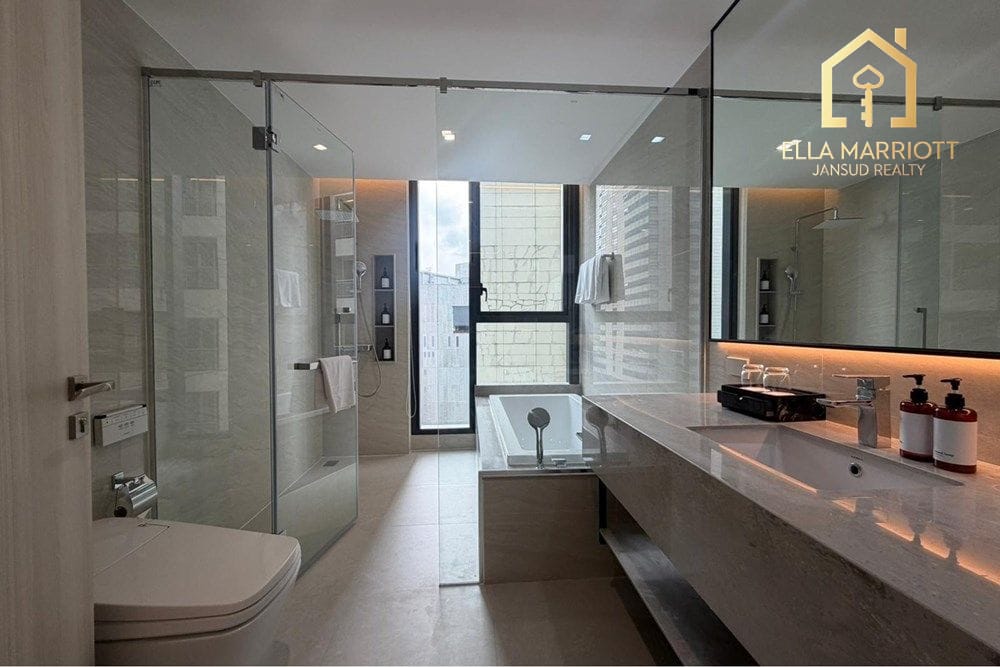 Rent 123K | 100sqm 2BR Serviced Suite | Full Hotel Service | Sukhumvit 10