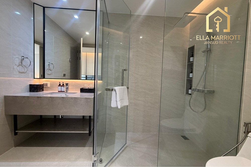 Rent 123K | 100sqm 2BR Serviced Suite | Full Hotel Service | Sukhumvit 13
