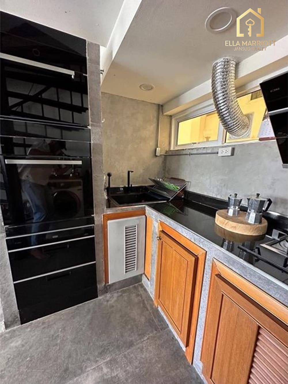 2-Bedroom Condo at Thonglor Soi 18 - 100sqm Duplex 5