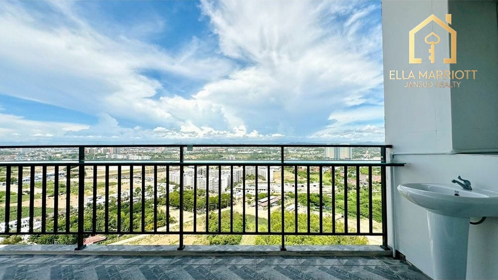 1-Bedroom Condo in Pattaya with Sea View 11