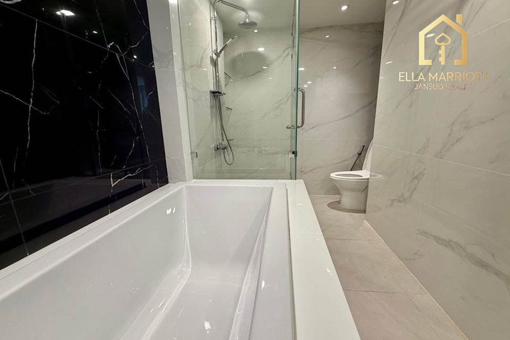 Sale 23MB | 223sqm Renovated 3+1BR | Sukhumvit 24 | Pet-Friendly 14