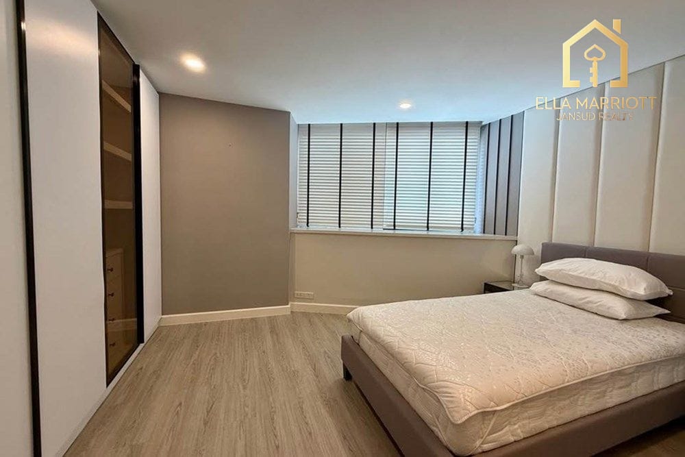 Sale 23MB | 223sqm Renovated 3+1BR | Sukhumvit 24 | Pet-Friendly 9