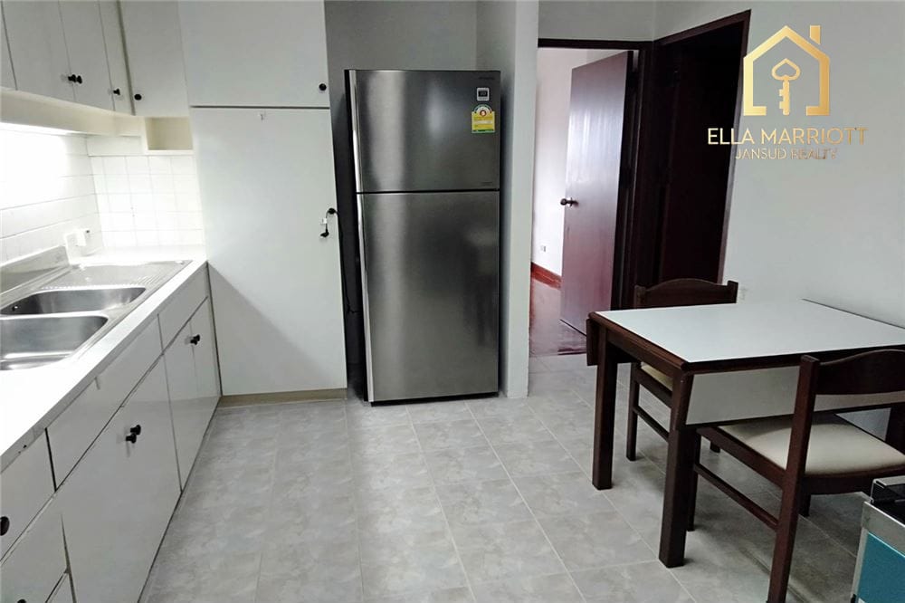 PET FRIENDLY Low rise Apartment 2 Beds For Rent BTS Promphong 4