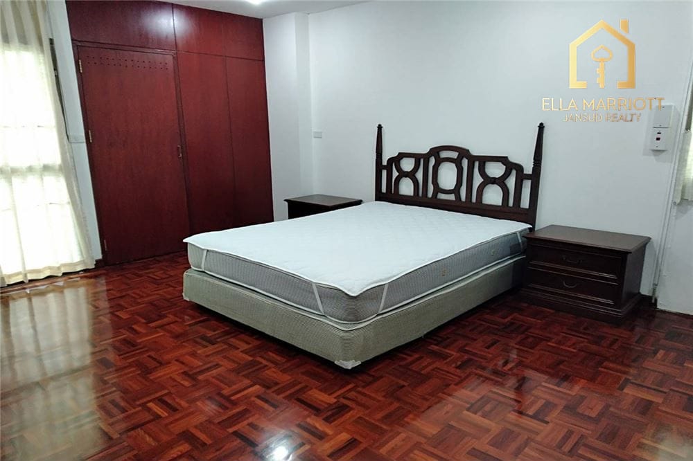 PET FRIENDLY Low rise Apartment 2 Beds For Rent BTS Promphong 6