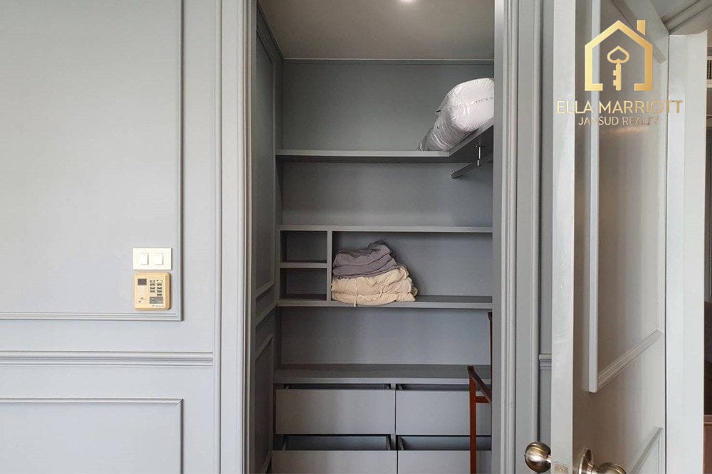 1-Bedroom Condo at Baan Siri 24, Sukhumvit 8