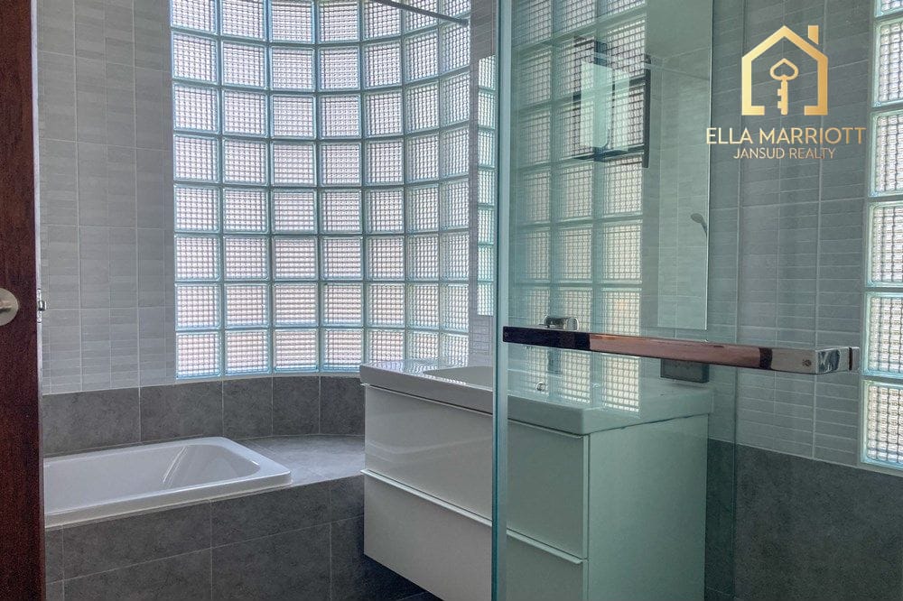 Geräumige Familiensuite mit 3 Schlafzimmern zur Miete für 130.000 in Sukhumvit 49 – Haustierfreundliches Apartment. 14