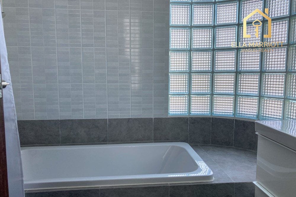 Geräumige Familiensuite mit 3 Schlafzimmern zur Miete für 130.000 in Sukhumvit 49 – Haustierfreundliches Apartment. 17