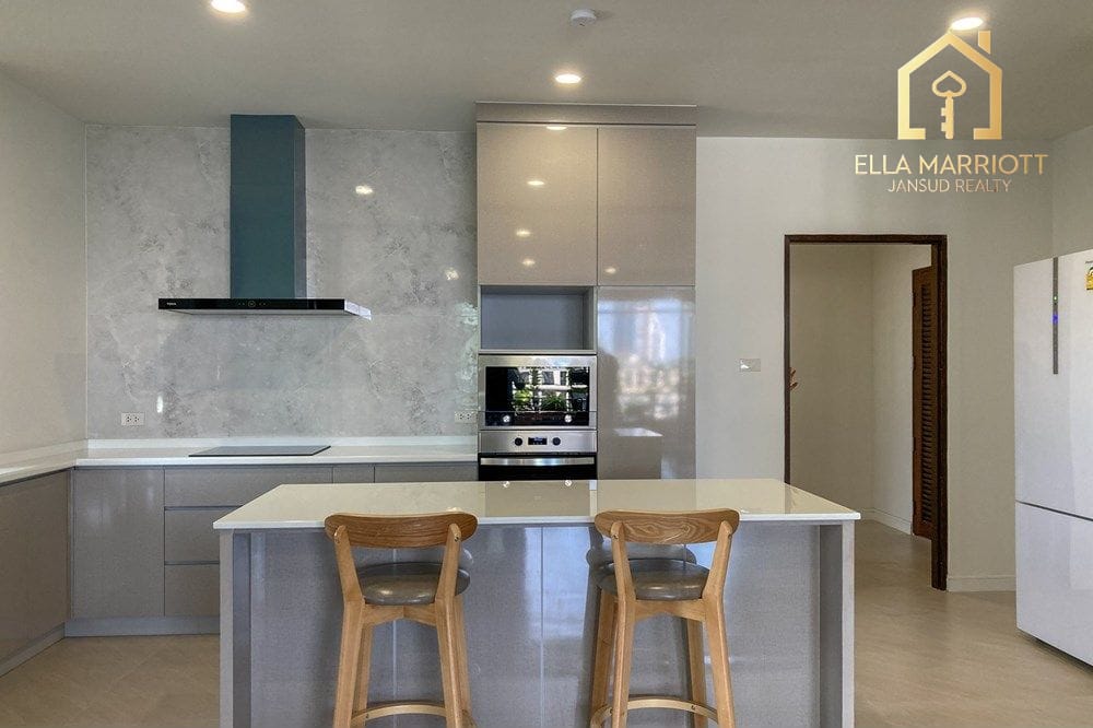 Geräumige Familiensuite mit 3 Schlafzimmern zur Miete für 130.000 in Sukhumvit 49 – Haustierfreundliches Apartment. 3