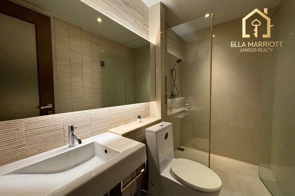 3-Bedroom Condo at The Crest Ruamrudee — 13 min walk to BTS Phloen Chit 12