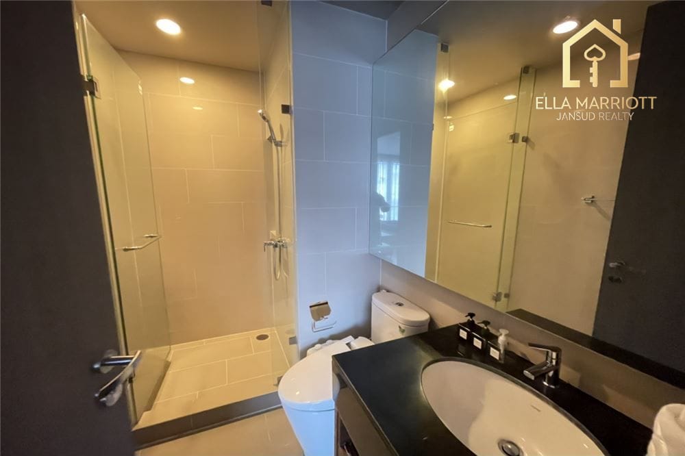 Haustierfreundliche 3-Zimmer-Wohnung zur Miete in Sukhumvit nahe Benchasiri Park. 12