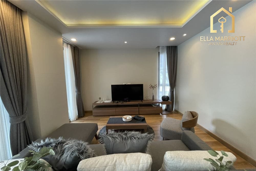Haustierfreundliche 3-Zimmer-Wohnung zur Miete in Sukhumvit nahe Benchasiri Park. 2
