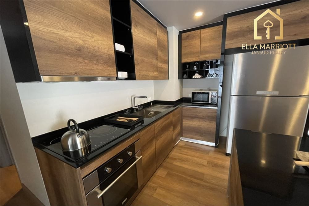 Haustierfreundliche 3-Zimmer-Wohnung zur Miete in Sukhumvit nahe Benchasiri Park. 4