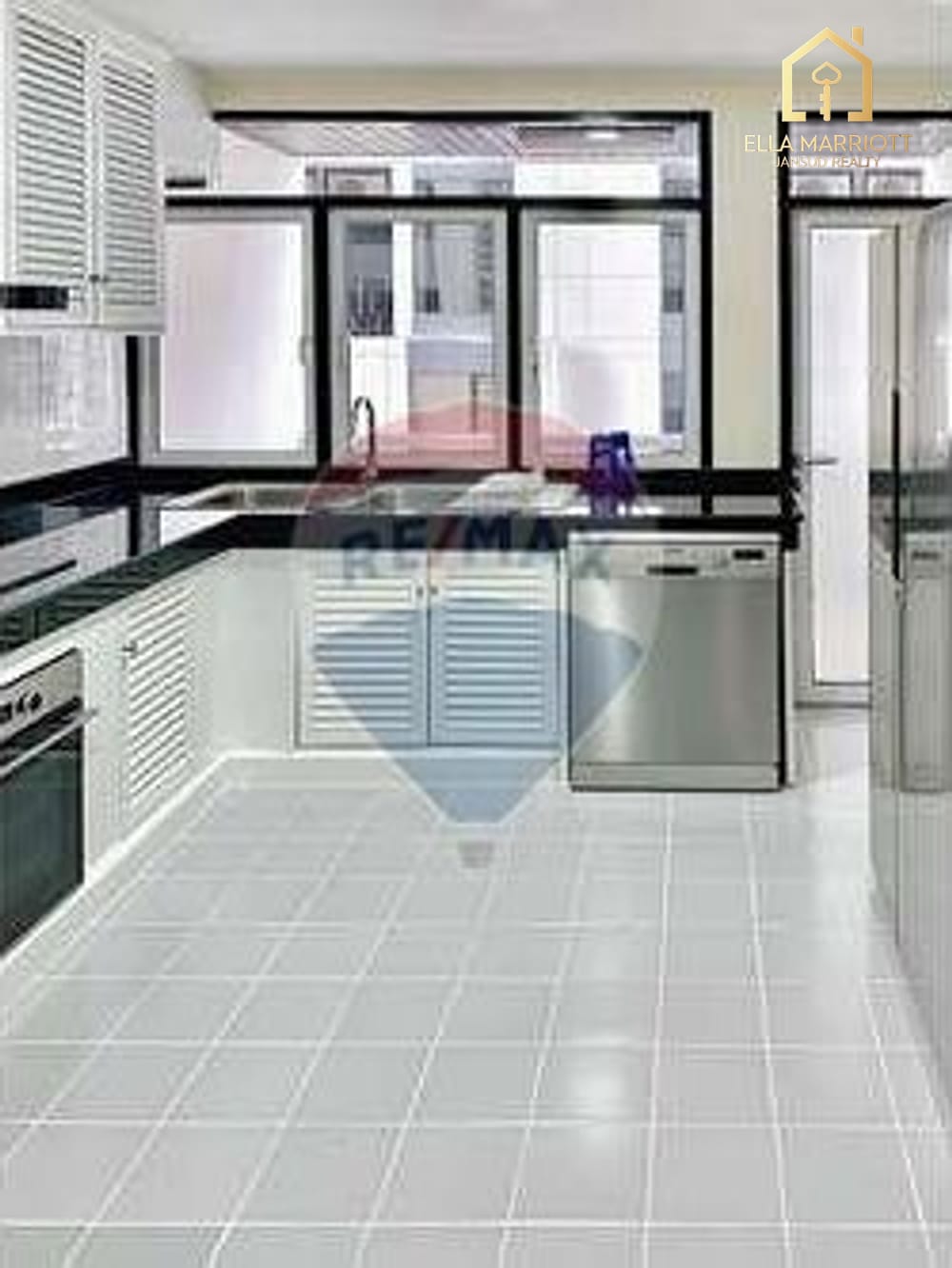 Geräumige 2-Schlafzimmer-Eigentumswohnung zum Verkauf im Le Premier 1 Sukhumvit 23 – 4 Gehminuten zur MRT Sukhumvit. 10