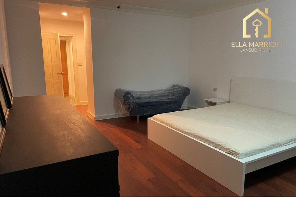 Sale 32M | 236sqm Reno 2+1BR | Sathon Park Place | Near MRT Lumphini 9