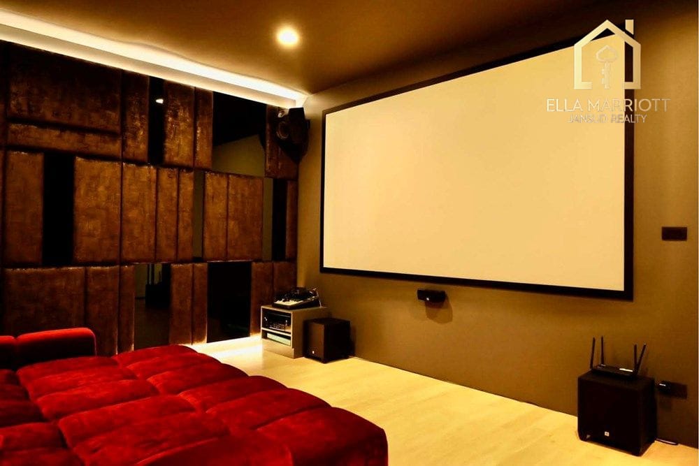 4-Bedroom Detached House in Bang Khen 11