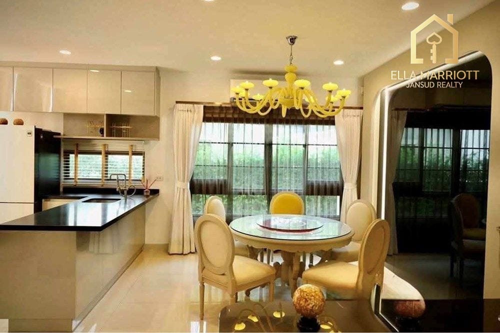 4-Bedroom Detached House in Bang Khen 4