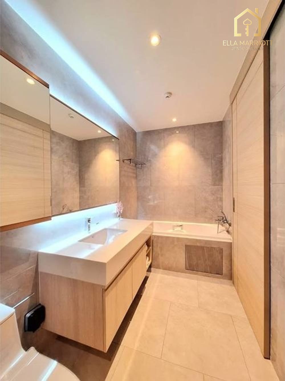 2-Bedroom Condo near BTS Bearing & Patana - 129sqm Fully Furnished 10