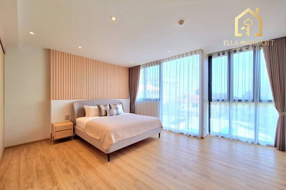 2-Bedroom Condo near BTS Bearing & Patana - 129sqm Fully Furnished 4