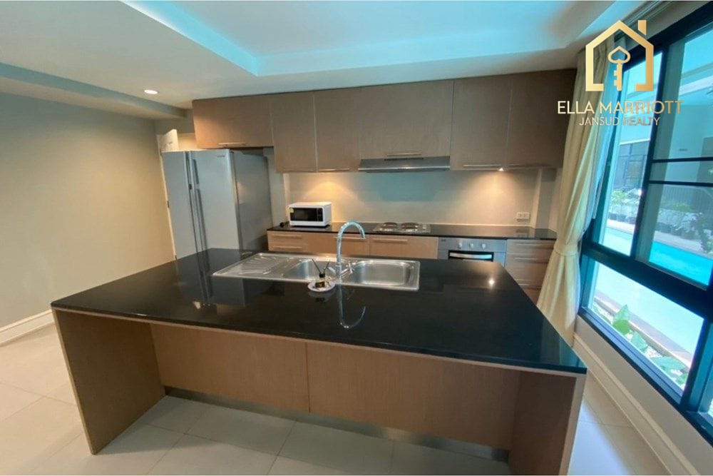 Rent 130K | 350sqm 4BR Townhouse | Pet-Friendly | Sukhumvit 38 3