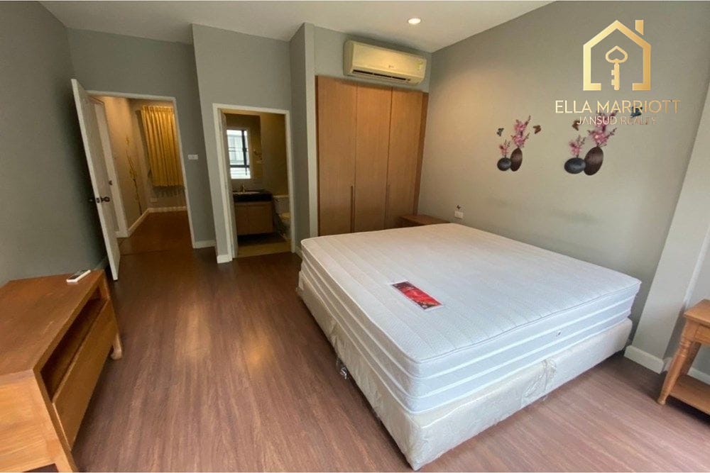 Rent 130K | 350sqm 4BR Townhouse | Pet-Friendly | Sukhumvit 38 9