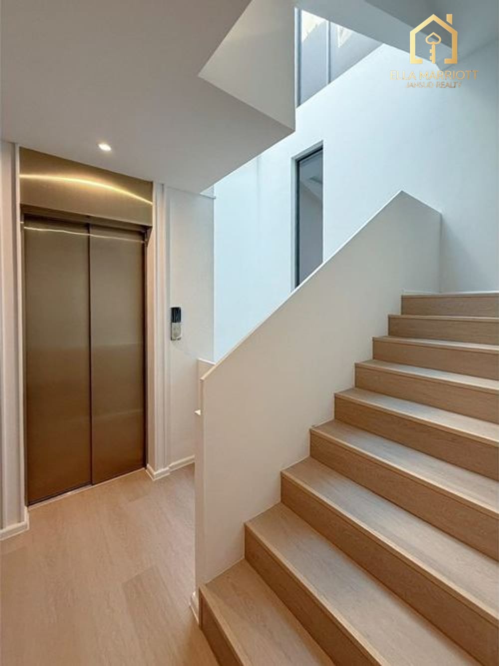 5-Bedroom Townhouse for Sale at Smart Home Office near Ekkamai 11