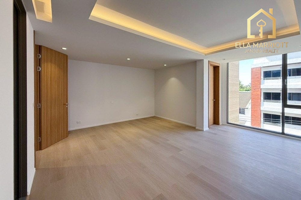 5-Bedroom Townhouse for Sale at Smart Home Office near Ekkamai 14
