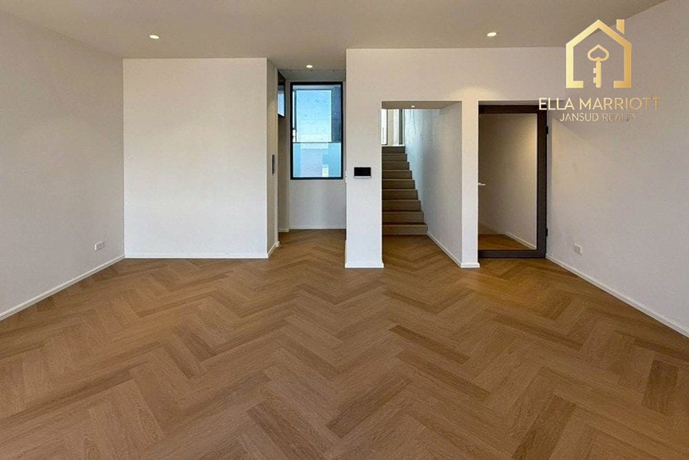 5-Bedroom Townhouse for Sale at Smart Home Office near Ekkamai 21