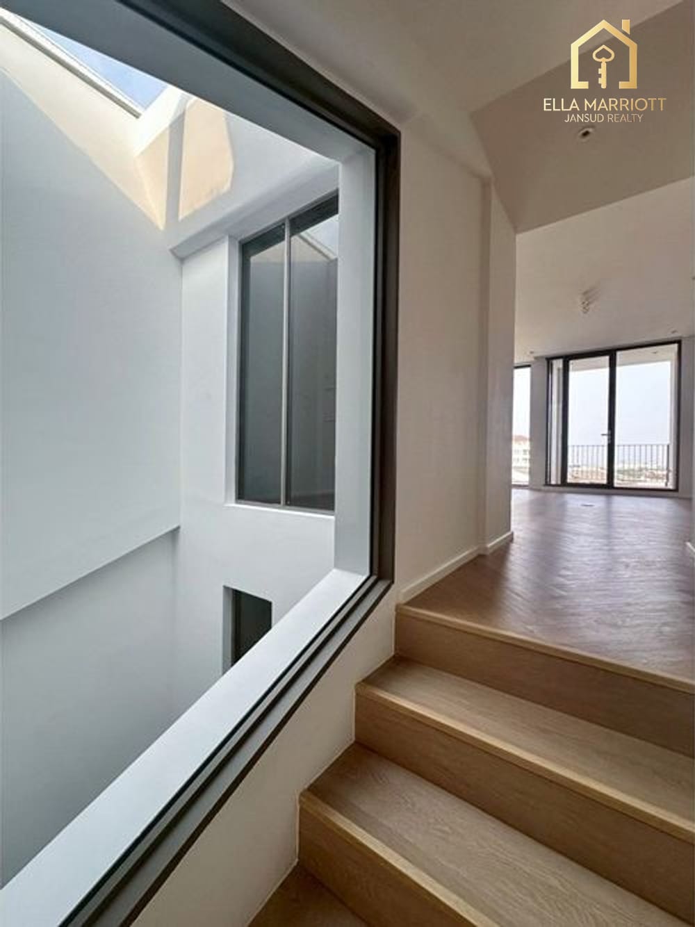 5-Bedroom Townhouse for Sale at Smart Home Office near Ekkamai 22