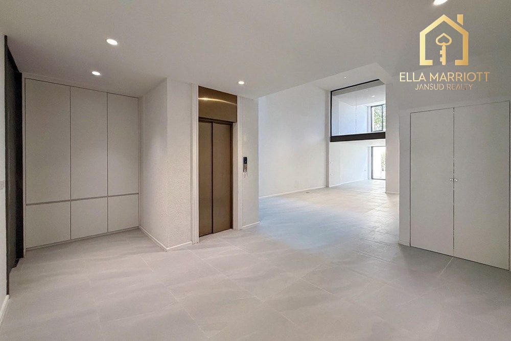5-Bedroom Townhouse for Sale at Smart Home Office near Ekkamai 7