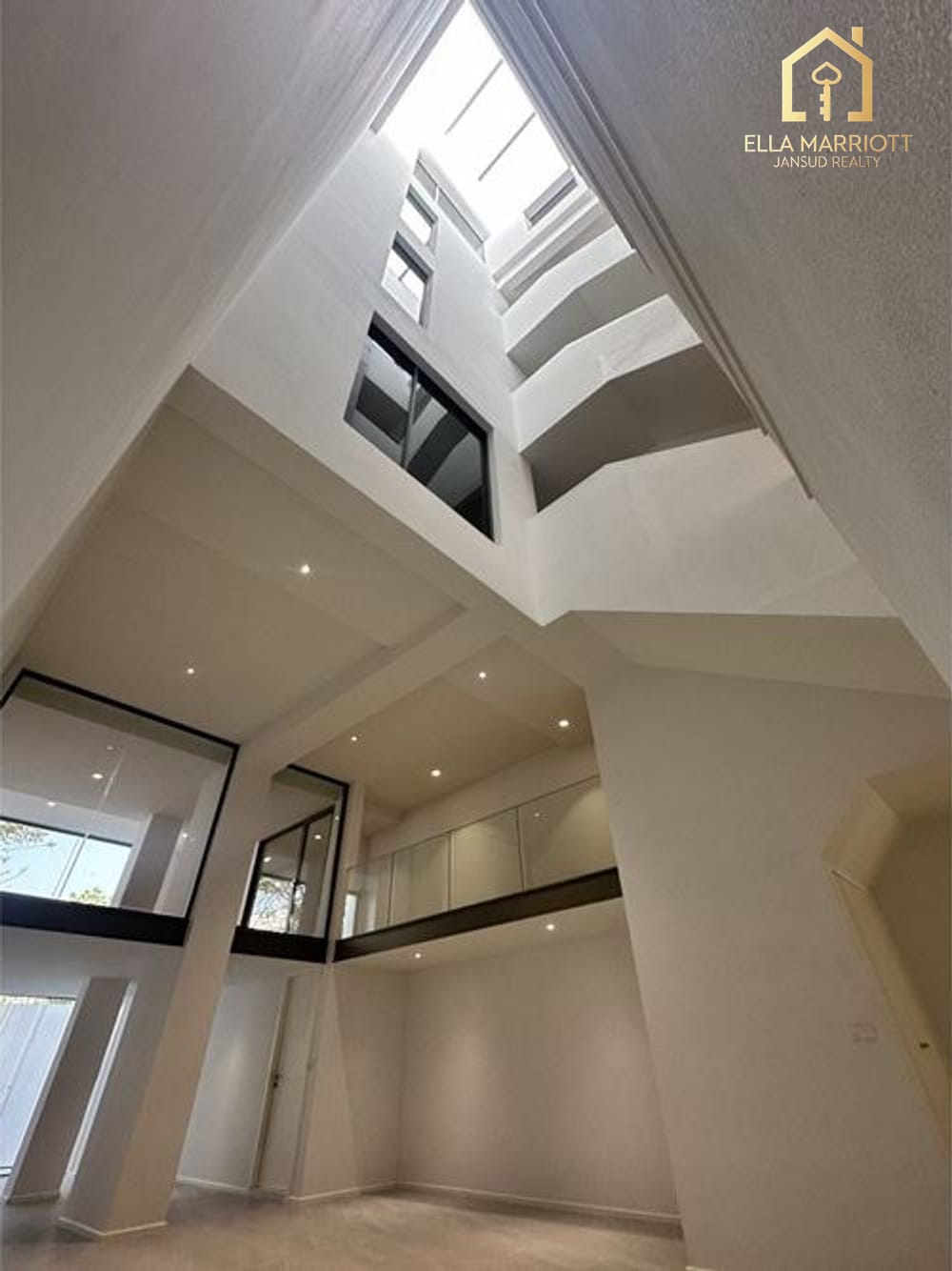 5-Bedroom Townhouse for Sale at Smart Home Office near Ekkamai 9