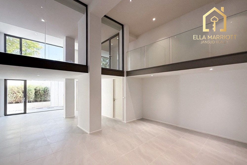 5-Bedroom Townhouse for Rent 220K | 547sqm Smart Home Office | Near Ekkamai 7