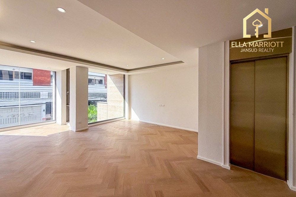 5-Bedroom Townhouse for Rent 220K | 547sqm Smart Home Office | Near Ekkamai 9