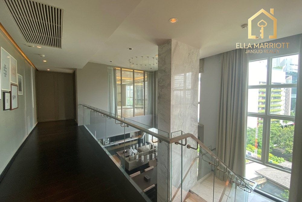 3-Bedroom Condo at The Crest Sukhumvit 24 — 9 min walk to BTS Phrom Phong 13