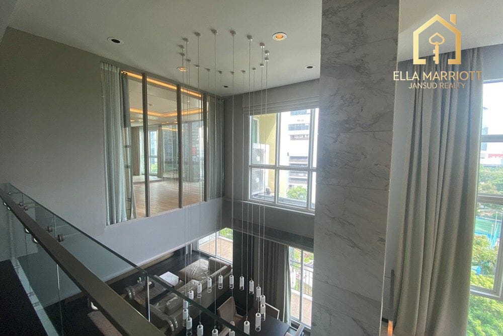 3-Bedroom Condo at The Crest Sukhumvit 24 — 9 min walk to BTS Phrom Phong 14