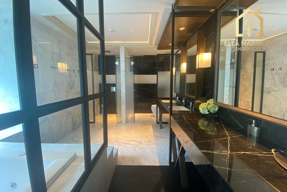 3-Bedroom Condo at The Crest Sukhumvit 24 — 9 min walk to BTS Phrom Phong 19