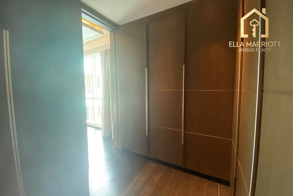 3-Bedroom Condo at The Crest Sukhumvit 24 — 9 min walk to BTS Phrom Phong 24